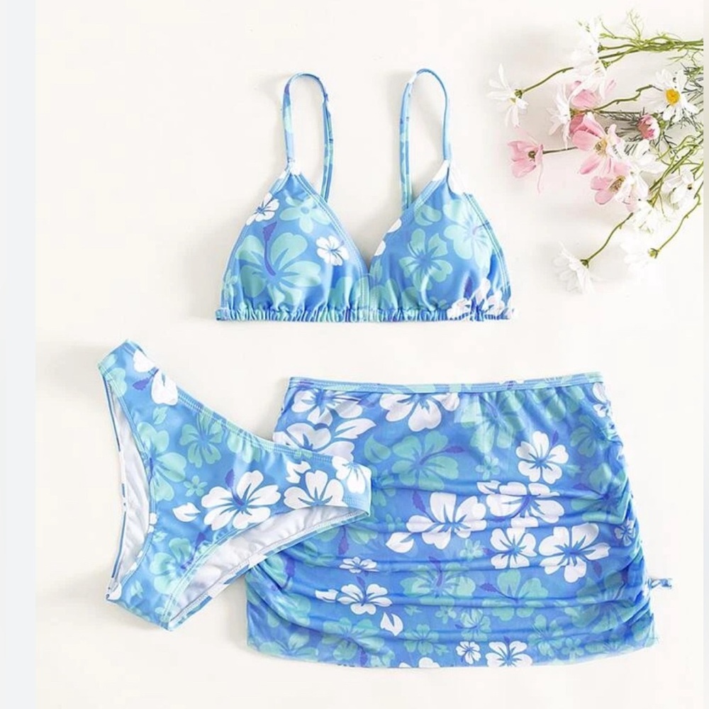 NWOT Tween Floral Bikini 3 piece set size 14-15Y or adult XS
